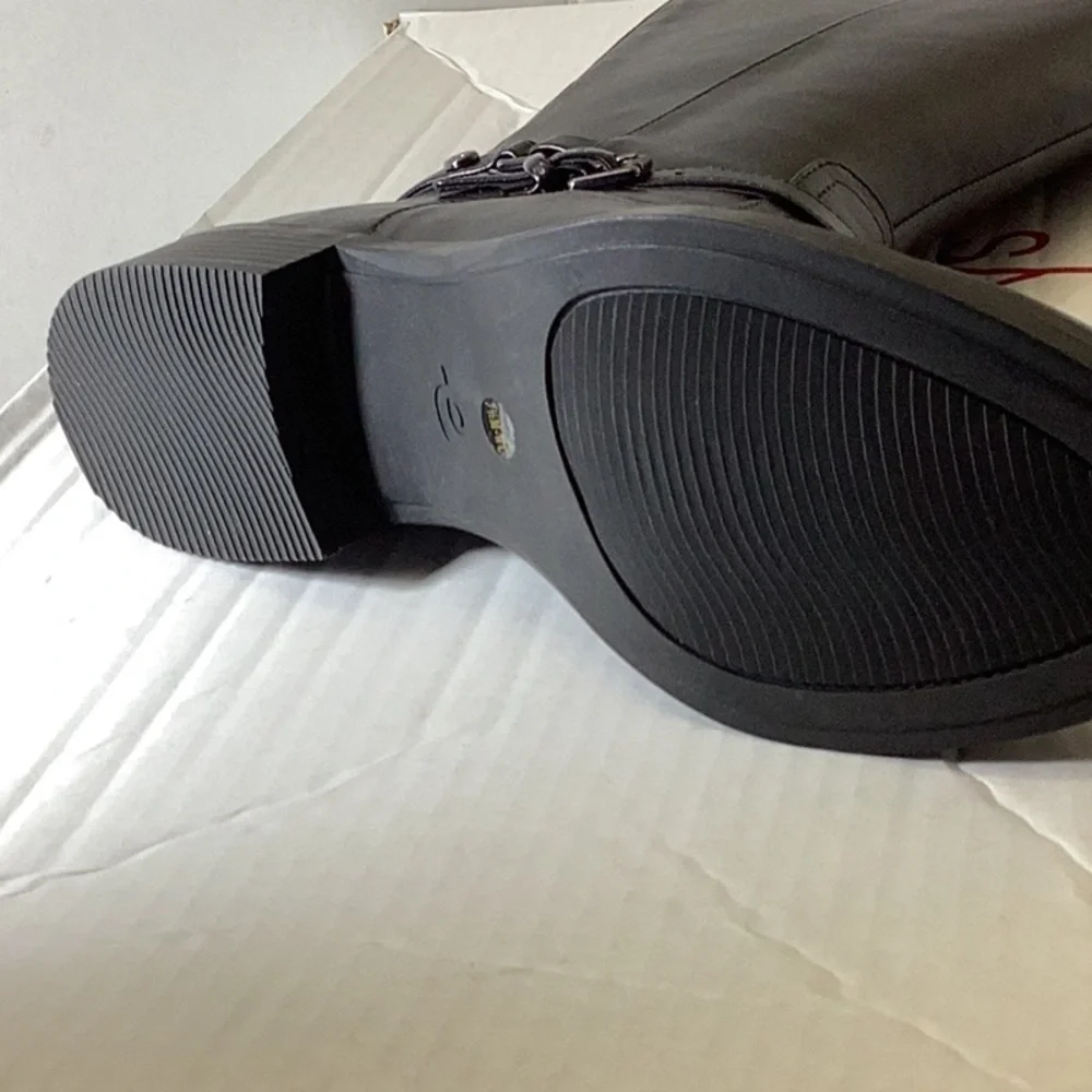 Easy Spirit Leigh (Women's) Size 7.5M.WC